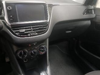 Peugeot 208 208 I (CA/CC/CK/CL) Hatchback 1.4 HDi (DV4C(8HP)) [50kW]  (03-2012/12-=
2019) picture 16