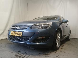 krockskadad bil auto Opel Astra Astra J Sports Tourer (PD8/PE8/PF8) Combi 1.4 Turbo 16V (A14NET(Euro 5=
)) [88kW]  (10-2010/04-2016) 2013/3
