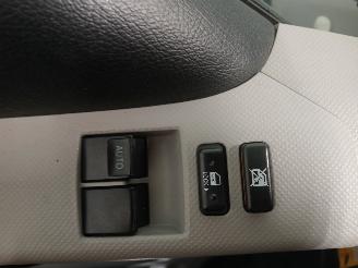 Toyota Yaris Yaris II (P9) Hatchback 1.3 16V VVT-i (2SZFE) [64kW]  (08-2005/11-2010=
) picture 13