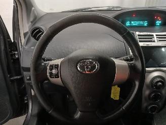 Toyota Yaris Yaris II (P9) Hatchback 1.3 16V VVT-i (2SZFE) [64kW]  (08-2005/11-2010=
) picture 19