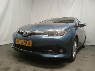 Avarii autoturisme Toyota Auris Auris (E18) Hatchback 5-drs 1.8 16V Hybrid (2ZRFXE) [100kW]  (10-2012/=
03-2019) 2015/11