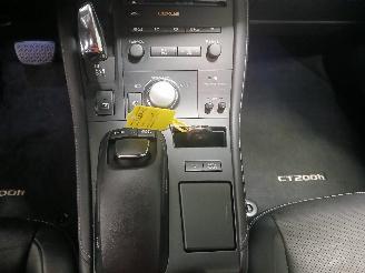 Lexus Ct CT 200h Hatchback 1.8 16V (2ZRFXE) [100kW]  (09-2011/...) picture 17