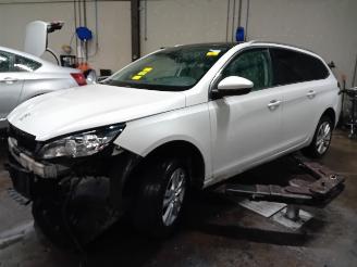 demontáž osobní automobily Peugeot 308 308 SW (L4/L9/LC/LJ/LR) Combi 5-drs 1.6 BlueHDi 120 (DV6FC(BHZ)) [88kW=
]  (03-2014/12-2021) 2014/8