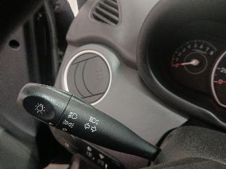 Hyundai I-10 i10 (F5) Hatchback 1.1i 12V (G4HG5) [51kW]  (04-2011/12-2013) picture 14