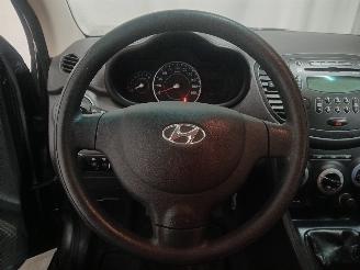 Hyundai I-10 i10 (F5) Hatchback 1.1i 12V (G4HG5) [51kW]  (04-2011/12-2013) picture 18