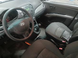 Hyundai I-10 i10 (F5) Hatchback 1.1i 12V (G4HG5) [51kW]  (04-2011/12-2013) picture 12