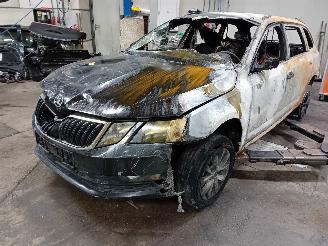 Dezmembrări autoturisme Skoda Octavia Octavia Combi (5EAC) Combi 5-drs 1.0 TSI 12V (DKRF) [85kW]  (05-2016/0=
7-2020) 2019/4