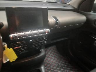 Citroën C4 C4 Cactus (0B/0P) Hatchback 5-drs 1.2 PureTech 82 12V (EB2F(HMZ)) [60k=
W]  (09-2014/...) picture 16