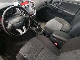 Kia Cee d Cee'd Sporty Wagon (EDF) Combi 1.4 16V (G4FA) [66kW]  (07-2009/12-2012=
) picture 12