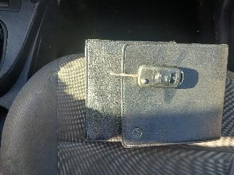 Volkswagen Caddy Caddy III (2KA,2KH,2CA,2CH) Van 1.6 TDI 16V (CAYE) [55kW]  (08-2010/05=
-2015) picture 25