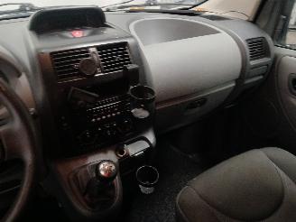 Peugeot Expert Expert (G9) Van 2.0 HDi 120 (DW10UTED4(RHG)) [88kW]  (10-2008/12-2011)= picture 17