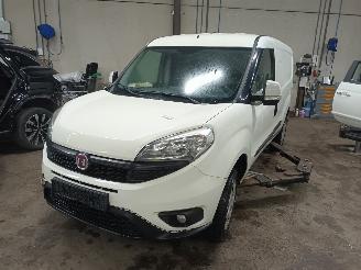 Vrakbiler auto Fiat Doblo Doblo Cargo (263) Van 1.6 D Multijet (198.A.3000) [77kW]  (02-2010/07-=
2022) 2010/9