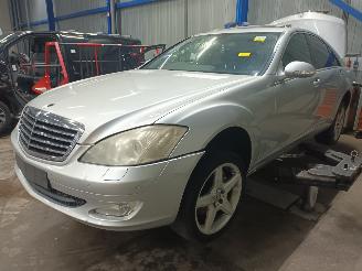 Salvage car Mercedes S-klasse S (W221) Sedan 3.0 S-320 CDI 24V (OM642.930) [173kW]  (12-2005/06-2009=
) 2006