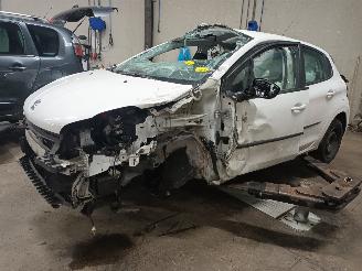 Sloopauto Peugeot 208 208 I (CA/CC/CK/CL) Hatchback 1.2 Vti 12V PureTech 82 (EB2F(HMZ)) [60k=
W]  (03-2012/12-2019) 2017/1