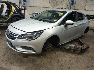 Auto da rottamare Opel Astra Astra K Hatchback 5-drs 1.6 CDTI 110 16V (B16DTE(Euro 6)) [81kW]  (06-=
2015/12-2022) 2019