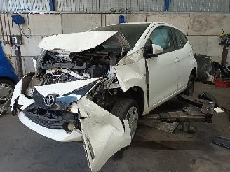 Salvage car Toyota Aygo Aygo (B40) Hatchback 1.0 12V VVT-i (1KR-FE) [51kW]  (05-2014/06-2018) 2016/6