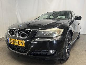 damaged passenger cars BMW 3-serie 3 serie (E90) Sedan 316i 16V (N43-B16A) [90kW]  (09-2007/10-2011) 2010/9