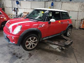 Salvage car Mini Mini Mini (R50/53) Hatchback 1.6 16V Cooper S (W11-B16A) [125kW]  (07-2004/=
09-2006) 2005/2