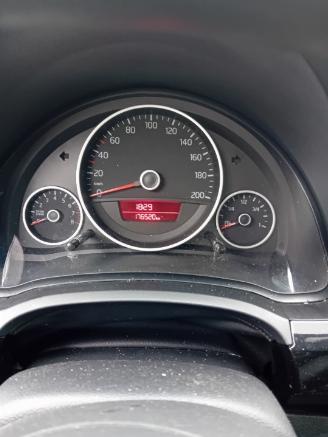 Avarii autoturisme Volkswagen Up! Up! (121) Hatchback 1.0 12V 60 (CHYA) [44kW]  (08-2011/08-2020) 2012/6