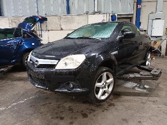 Sloopauto Opel Tigra Tigra Twin Top Cabrio 1.8 16V (Z18XE(Euro 4)) [92kW]  (06-2004/12-2010=
) 2005/3
