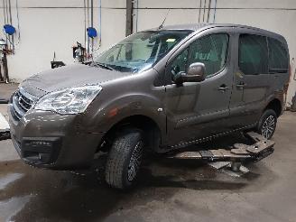Autoverwertung Peugeot Partner Partner Tepee (7A/B/C/D/E/F/G/J/P/S) MPV 1.6 16V Phase 1 (TU5JP4(NFU))=
 [80kW]  (04-2008/02-2012) 2010