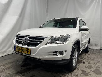 Voiture accidenté Volkswagen Tiguan Tiguan (5N1/2) SUV 1.4 TSI 16V 4Motion (BWK(Euro 5)) [110kW]  (09-2007=
/07-2018) 2008/10