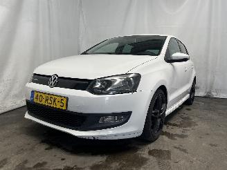 krockskadad bil auto Volkswagen Polo Polo V (6R) Hatchback 1.2 TDI 12V BlueMotion (CFWA(Euro 5)) [55kW]  (1=
0-2009/05-2014) 2011/8