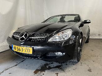 Coche accidentado Mercedes SLK SLK (R171) Cabrio 3.5 350 V6 24V (M272.963) [200kW]  (06-2004/02-2011)= 2005/8