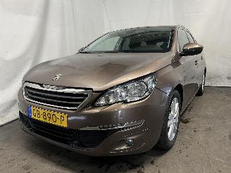 krockskadad bil auto Peugeot 308 308 SW (L4/L9/LC/LJ/LR) Combi 5-drs 1.2 12V e-THP PureTech 110 (EB2DT(=
HNZ)) [81kW]  (03-2014/12-2021) 2015/4