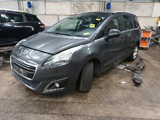 Sloopauto Peugeot 5008 5008 I (0A/0E) MPV 1.2 12V e-THP PureTech 130 (EB2DTS(HNY)) [96kW]  (0=
1-2015/03-2017) 2017/1