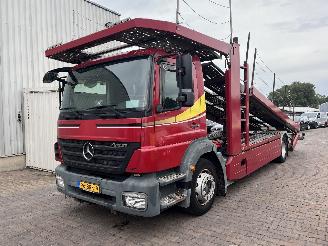 skadebil vrachtwagen Mercedes Axor Autotransport 5 Lader Met Lier 2008/10