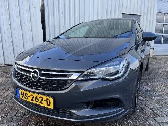 Unfallwagen Opel Astra Astra K Hatchback 5-drs 1.0 Turbo 12V (B10XFT(Euro 6)) [77kW]  (10-201=
5/12-2022) 2015/12