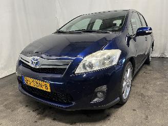 Vaurioauto  passenger cars Toyota Auris Auris (E15) Hatchback 1.8 16V HSD Full Hybrid (2ZRFXE) [100kW]  (09-20=
10/09-2012) 2011/9