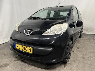 Schadeauto Peugeot 107 107 Hatchback 1.0 12V (384F(1KR)) [50kW]  (06-2005/05-2014) 2008/4