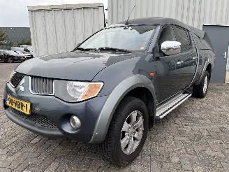 voitures voitures particulières Mitsubishi L-200 L-200 (KA/KB) Pick-up 2.5 DI-D 4x4 (4D56T/C(DOHC 16V)) [100kW]  (11-20=
05/12-2015) 2006/11