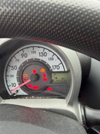 Vaurioauto  passenger cars Citroën C1 C1 Hatchback 1.0 12V (384F(CFA)) [50kW]  (06-2005/09-2014) 2009/7