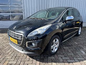 Damaged car Peugeot 3008 3008 I (0U/HU) MPV 2.0 HYbrid4 16V (DW10CTED4(RHC)) [147kW]  (02-2011/=
08-2016) 2014/2