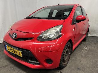 krockskadad bil auto Toyota Aygo Aygo (B10) Hatchback 1.0 12V VVT-i (1KR-FE) [50kW]  (07-2005/05-2014) 2012/6
