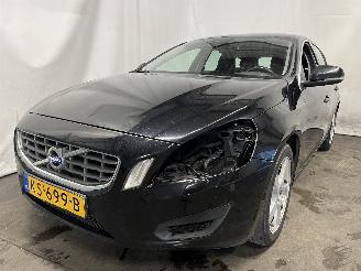 škoda osobní automobily Volvo V-60 V60 I (FW/GW) Combi 2.0 D3 20V (D5204T3) [120kW]  (07-2010/12-2014) 2012/2