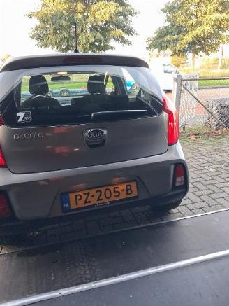 krockskadad bil auto Kia Picanto Picanto (TA) Hatchback 1.0 12V (G3LA) [49kW]  (05-2011/06-2017) 2017/3