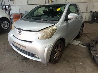 Vrakbiler auto Toyota iQ iQ Hatchback 3-drs 1.0 12V VVT-i (1KR-FE) [50kW]  (01-2009/12-2015) 2010/1