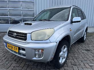 krockskadad bil auto Toyota Rav-4 RAV4 (A2) Terreinwagen 2.0 D-4D 16V 4x4 (1CD-FTV) [85kW]  (05-2001/11-=
2005) 2003/9