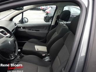 Peugeot 207 1.6 VTI XS Premiere 120pk picture 13