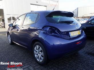 Peugeot 208 1.2 PureTech Blue Lion 5drs picture 2