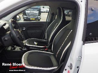 Renault Twingo Z.E. R80 E-Tech Série Limitée Urban Night 22kWh picture 17