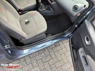 Renault Twingo 1.2-16V Collection Airco picture 11