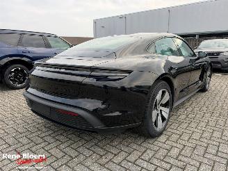 Vaurioauto  passenger cars Porsche Taycan 4S 84kwh Full Option 2025/8