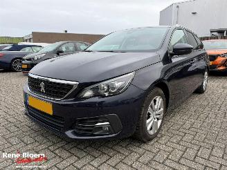 krockskadad bil auto Peugeot 308 1.2 Puretech Executive 2018/2