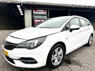 Opel Astra sports tourer 1.4 Turbo 145pk automaat - navi - nap - org NL - airco - cruise - pdc - licht + regensensor picture 2