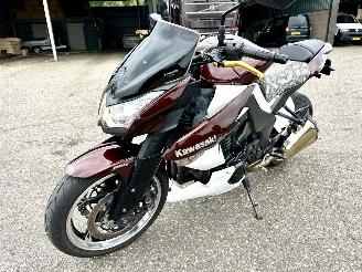 Kawasaki Z 1000 Tour ABS 139pk - 20dkm - unieke kleurcombinatie - goede banden - led - volledig rijdbaar kapschade picture 2